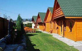 Domki nad jeziorem-Wodnik